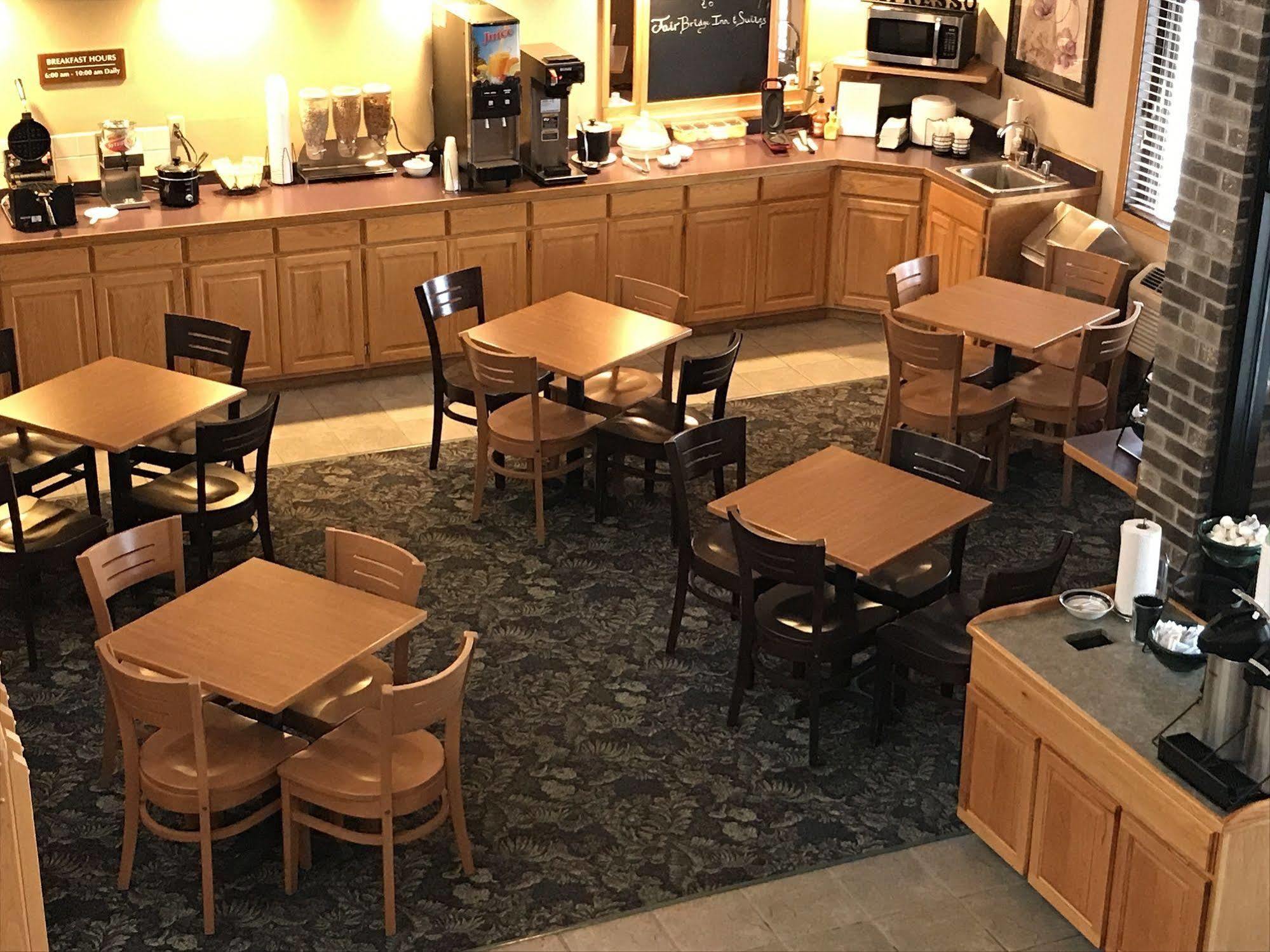 Fairbridge Inn & Suites Thorp Экстерьер фото