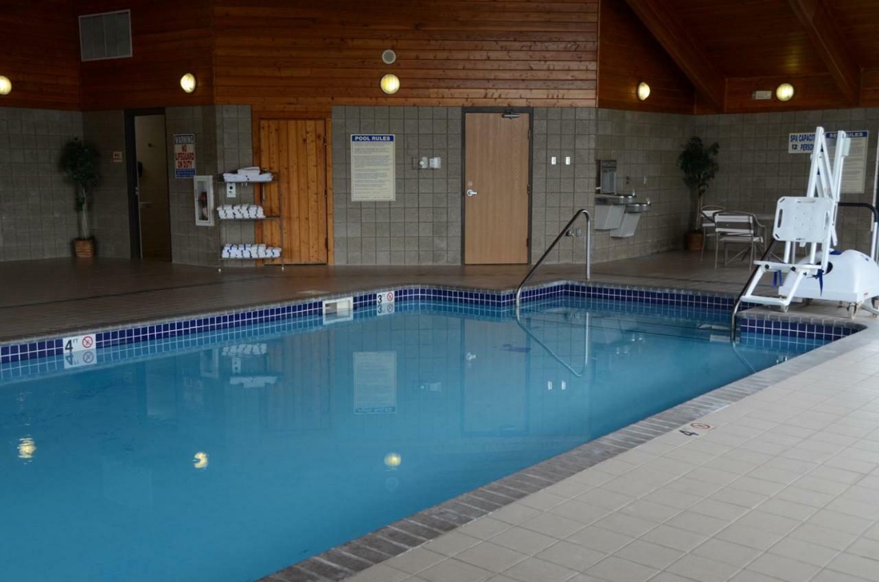 Fairbridge Inn & Suites Thorp Экстерьер фото